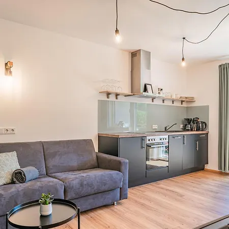 Tirola Bude Sepp 4 *